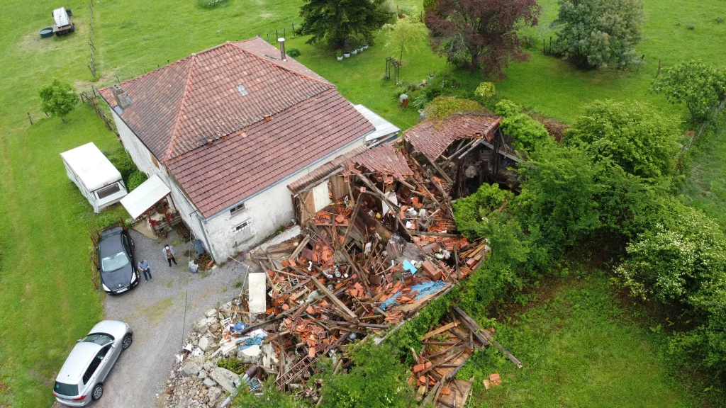 effondrement d'une maison catastrophe naturelle