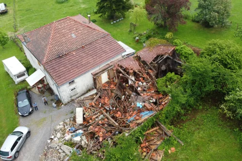 effondrement d'une maison catastrophe naturelle